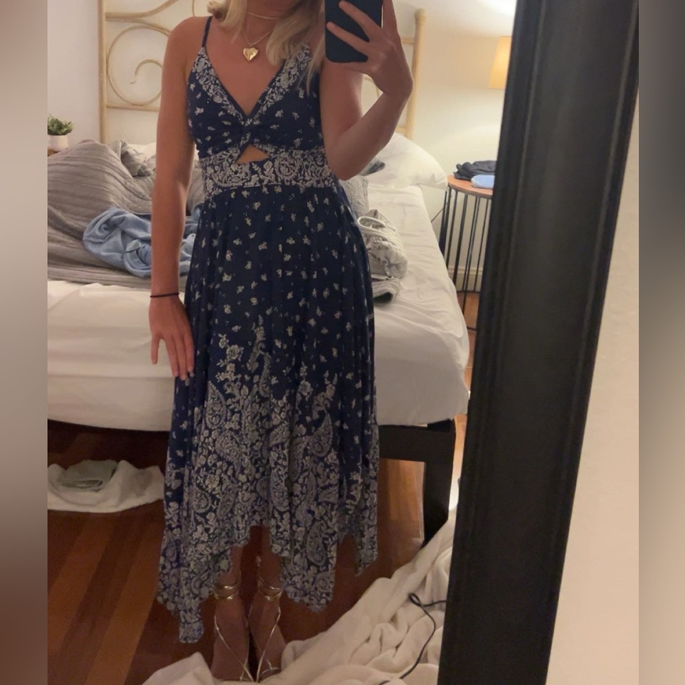 Francesca’s Maxi Dress Blue Floral